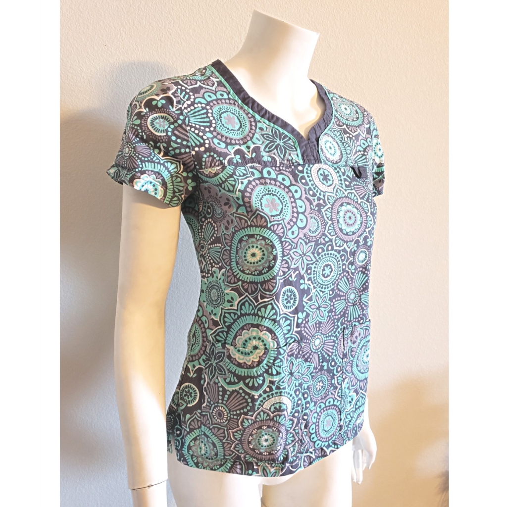 Mc2 Patterned Scrub Top